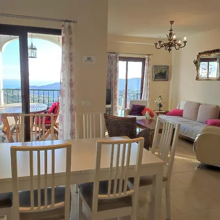 Lovely 2 Bedroom With Sea View, Apartamento *