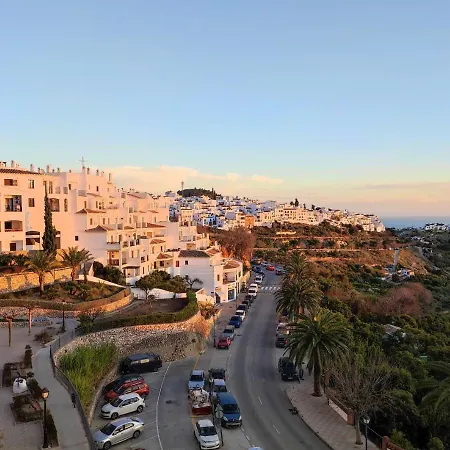 Apartamento Lovely 2 Bedroom With Sea View,