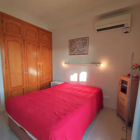 Lovely 2 Bedroom With Sea View,